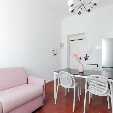 Appartement Moon Rosa B42 *